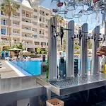 Апартаменты Cosy Communal Heated Pool Лос Кристианос