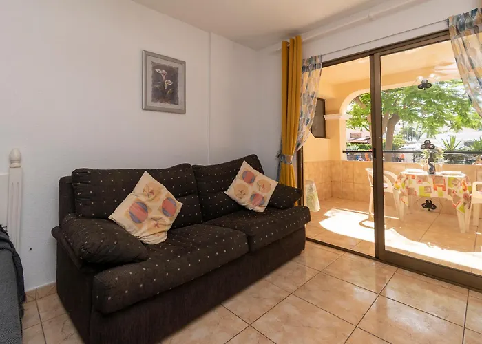 Cosy Communal Heated Pool Apartamento Los Cristianos (Tenerife)