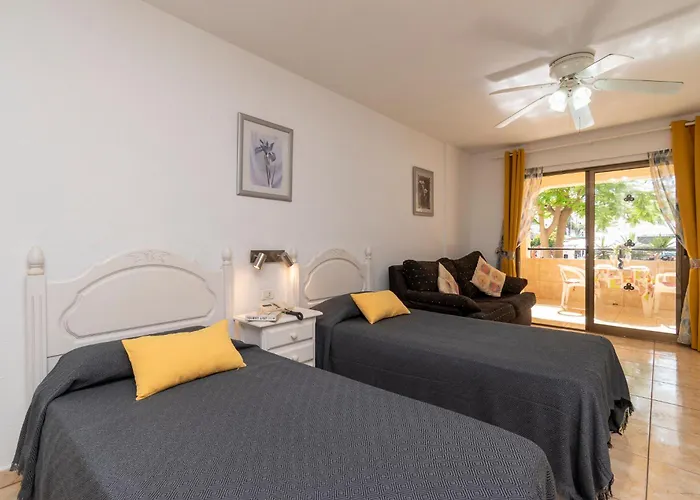 Cosy Communal Heated Pool * Los Cristianos (Tenerife)