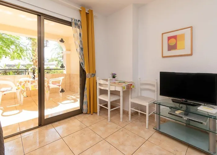 Cosy Communal Heated Pool *